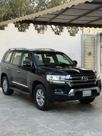 لاندكروزر gxr3 الموديل 2016 V8 0