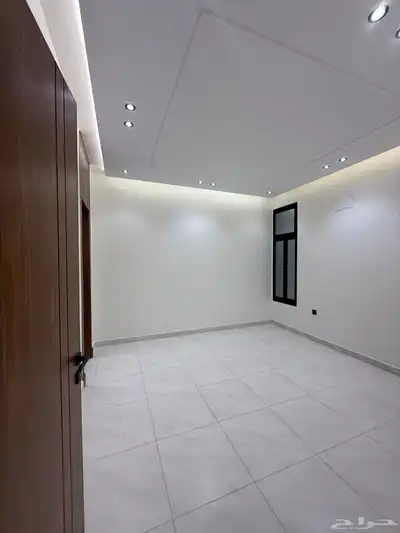 للبيع شقه علويه بمصعد وسطح خاص واصل جميع الخدمات موقع جبار 18