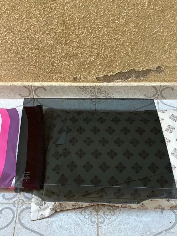 قزاز جيب لكزس وكاله وجدا  نظيف وعليه تضليل من شركه solarpro 4