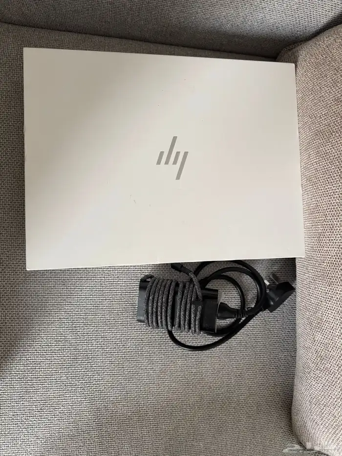 للبيع لابتوب HP Spectre x360 بمواصفات عالية معالج i7 10