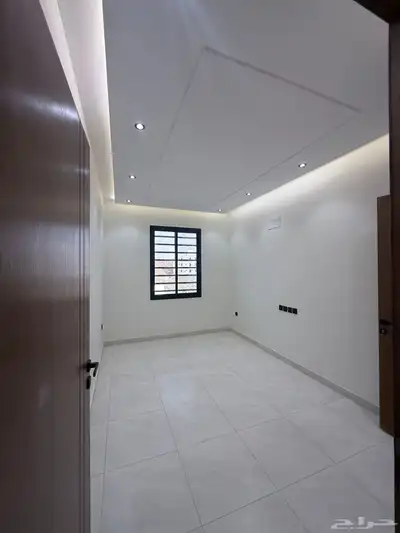 للبيع شقه علويه بمصعد وسطح خاص واصل جميع الخدمات موقع جبار 6