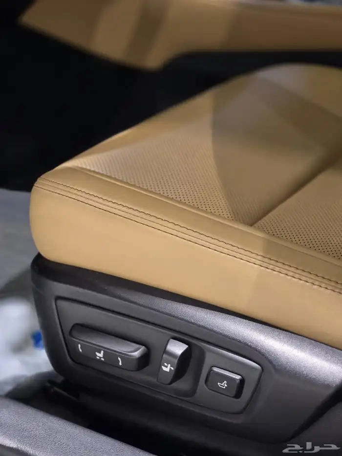 لكزس GS300 موديل 2018 بحاله الوكاله مخزن 21