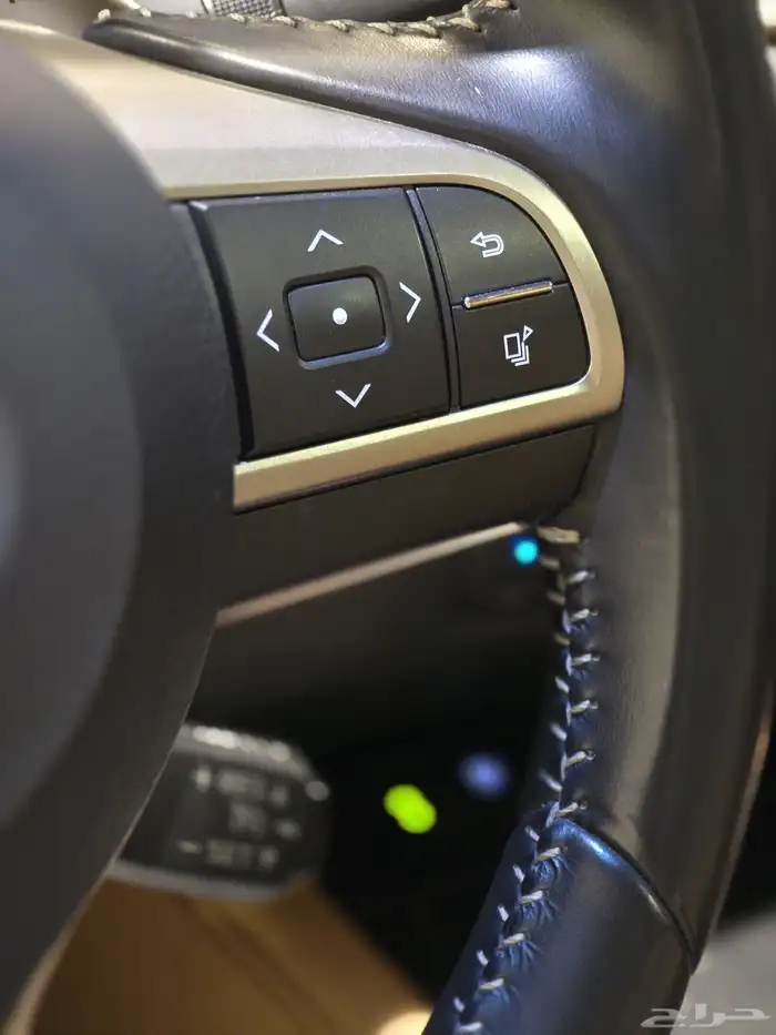لكزس GS300 موديل 2018 بحاله الوكاله مخزن 23