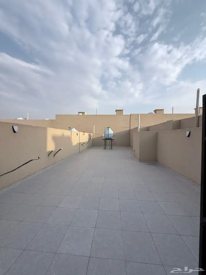 للبيع شقق علويه طريق ابها الخميس حي الضيافه بسعر 550 الف 24
