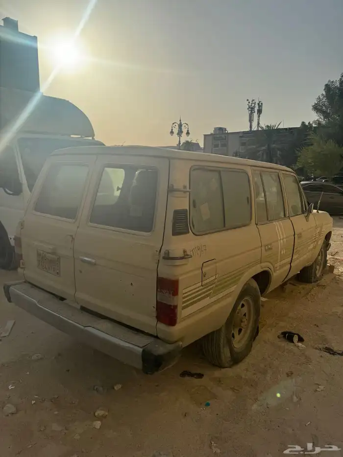 لاندكروزر 82 4