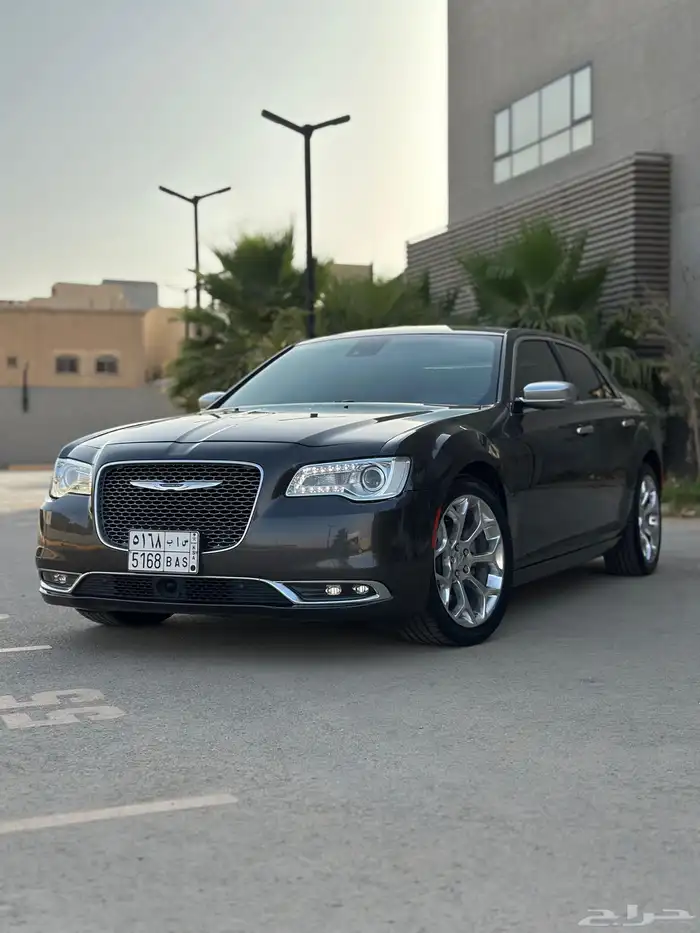 كرايسلر اكزكتيف اعلى فئه V8 مديل 2023 6