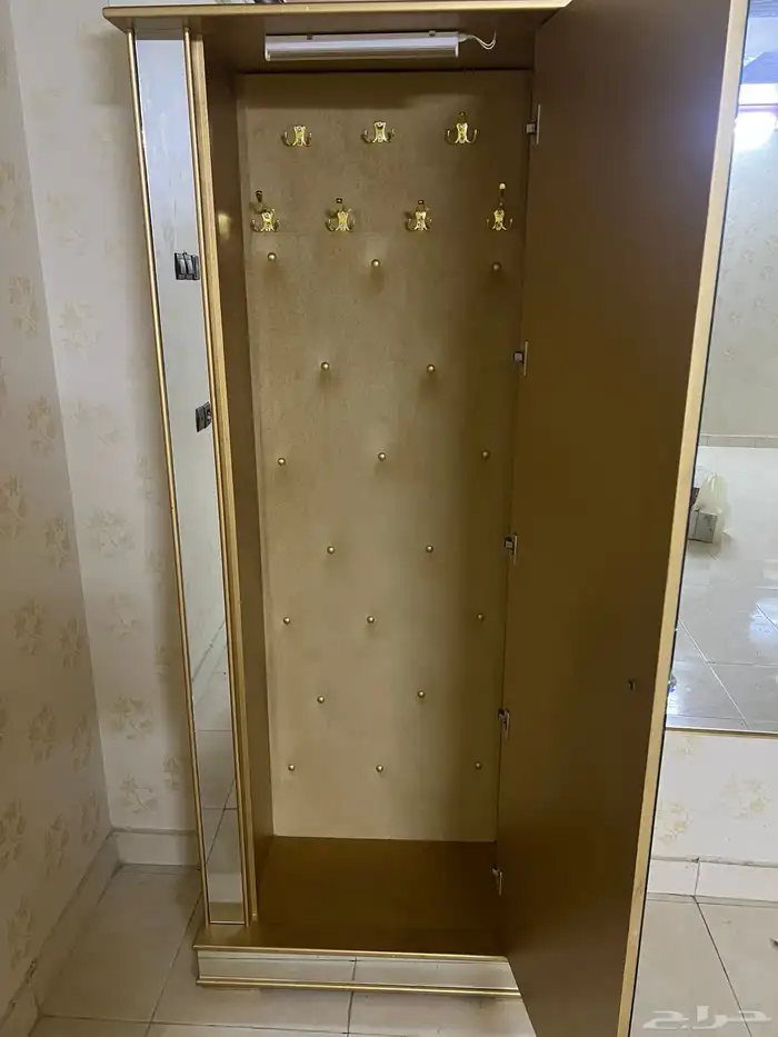 مدخل دولاب عبايات   مرايه ع السوم والبيع سمح ان شاء الله 0