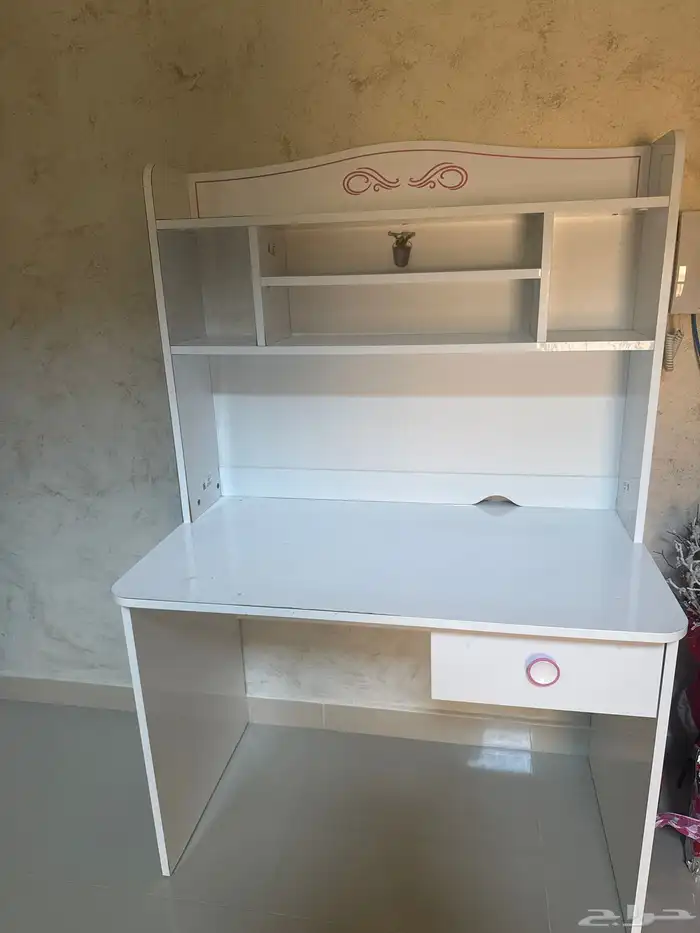 تسريحة بنات بيضاء ووردي 0