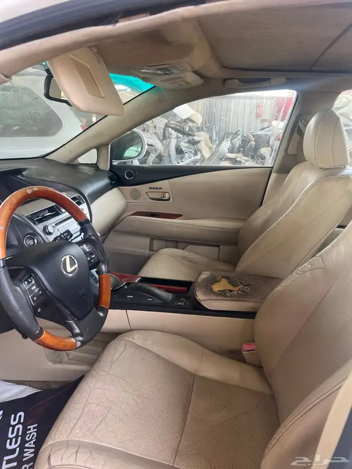 تشليح قطع غيار لكزس Rx350 2012 مصدوم 17