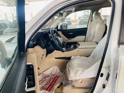 لاندكروزر 2025 L4 اصفار 7