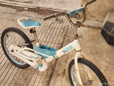 دراجه قويه جدا بسعر بخيس مع دراجت أطفال زرقاء كهديه 8