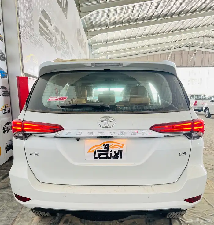 تويوتا فورتشنر VX1 بنزين 2025 5