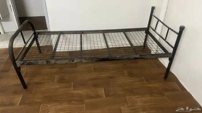 سرير حديد 1