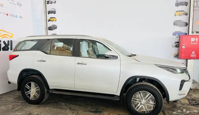 تويوتا فورتشنر VX1 بنزين 2025 3