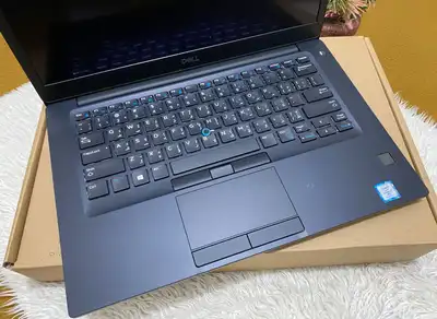 لابتوب Dell شاشه لمس كور i7 شبه الجديد 23