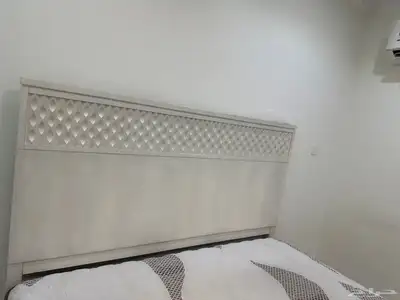 سرير اصلي كبير جدا استخدام سنه ونص مع المرتبه اصليه 1