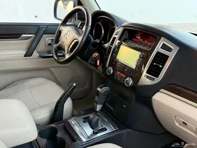 مستبيشي باجيرو 2018 فل كامل 3.8 وكاله 18