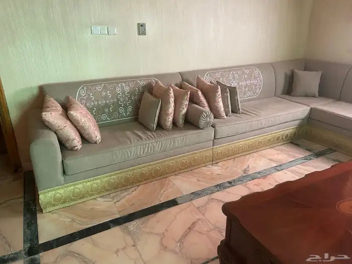 كنب للبيع مع طاولات مع درج المكتب 2