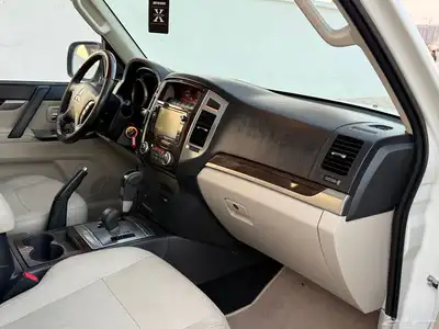 مستبيشي باجيرو 2018 فل كامل 3.8 وكاله 19