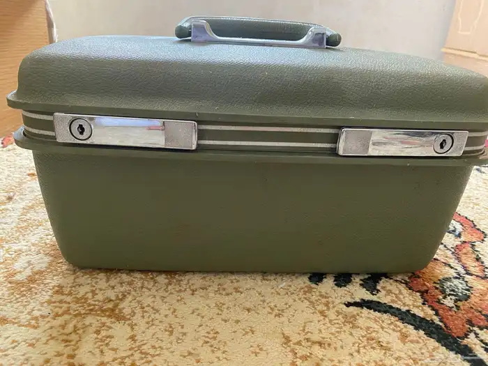 شنطة سمسونايت عمرها اكثر من 50 نظيفة 1