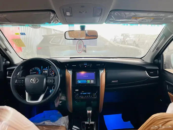 تويوتا فورتشنر VX1 بنزين 2025 17