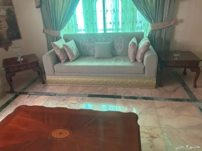 كنب للبيع مع طاولات مع درج المكتب 1