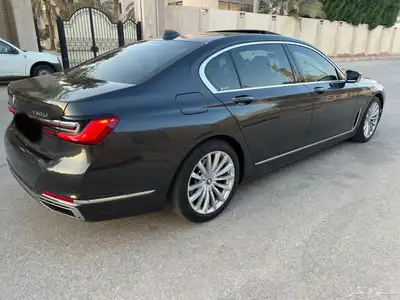 بي ام دبليو ( 730 LI ) الموديل 2021 ممشى قليل شبه جديد 10