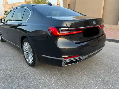 بي ام دبليو ( 730 LI ) الموديل 2021 ممشى قليل شبه جديد 12