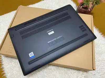 لابتوب Dell شاشه لمس كور i7 شبه الجديد 8