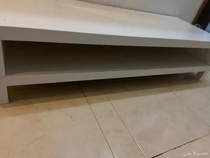 طاولة ايكيا مستعملة بحالة جيدة 1