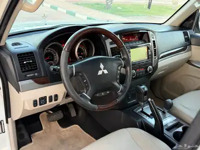 مستبيشي باجيرو 2018 فل كامل 3.8 وكاله 33