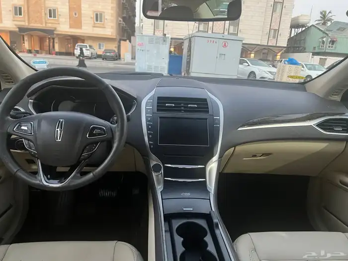 لينكون Mkz نظيف جدا 13