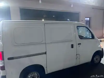 للبيع ديهاتسو موديل 2012 فيه بعض الرشوش خفيفه 8