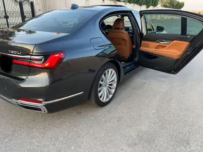 بي ام دبليو ( 730 LI ) الموديل 2021 ممشى قليل شبه جديد 22