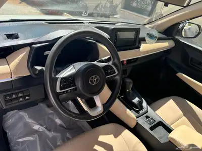للبيع يارس 2023 أبيض لؤلؤي وأي بلس 8