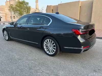 بي ام دبليو ( 730 LI ) الموديل 2021 ممشى قليل شبه جديد 14