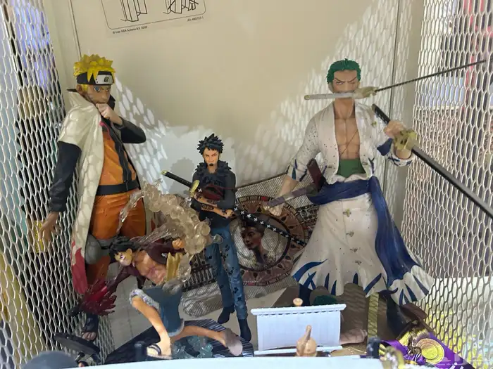 للبيع فقرات انمي بعضها اصلي من اليابان 0