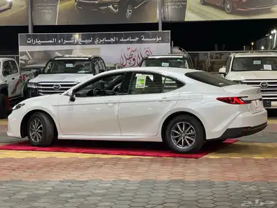 تويوتا  كامري E استاندر بنزين 2025 جديد 118.450شامل الضريبة 7