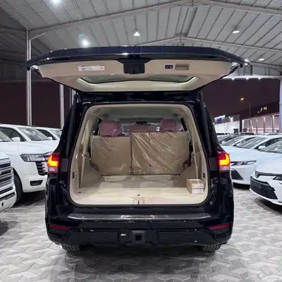 لاند كروزر Gxr L4 2025 21
