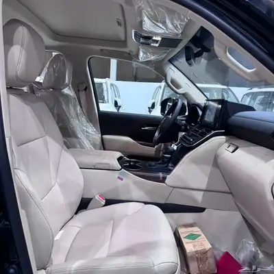لاند كروزر Gxr L4 2025 6