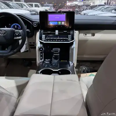لاند كروزر Gxr L4 2025 18