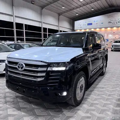 لاند كروزر Gxr L4 2025 1