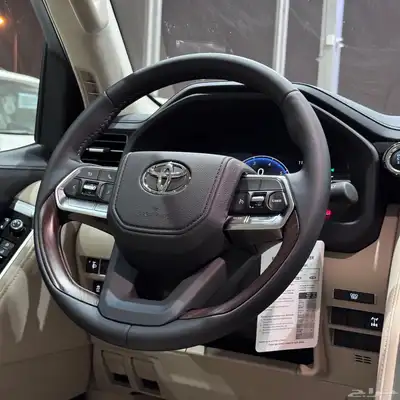 لاند كروزر Gxr L4 2025 3