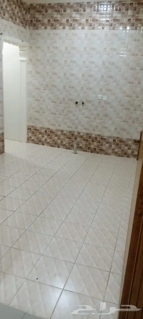 للبيع شقه مميزه في حي بدر الرياض 5