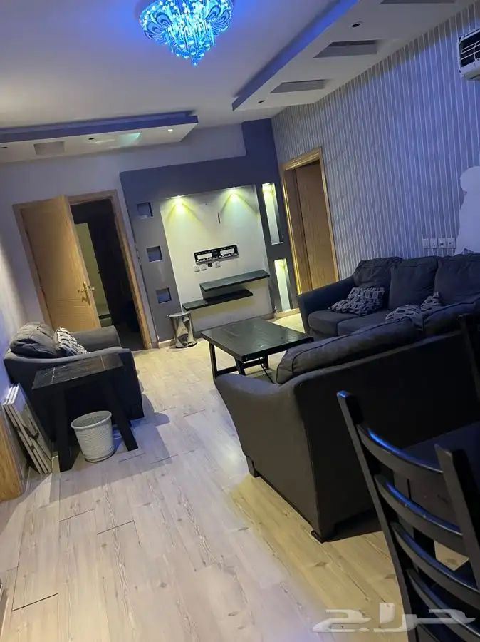 اثاث شقة فاخر للبيع وادوات كهربائية وطاولات طعام واسره 0