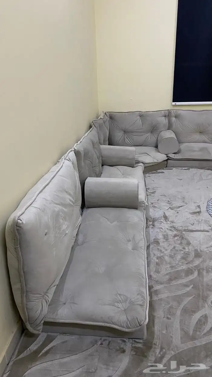 مجلس كامل أربعه ب ثلاث نضيف وجديد حدي به 1500 1