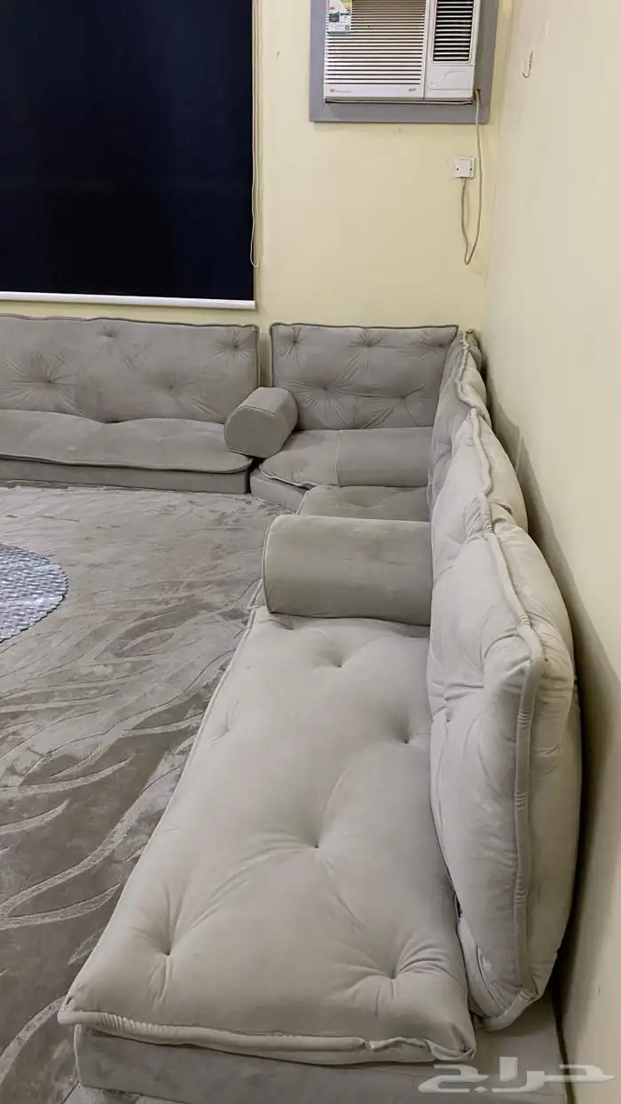 مجلس كامل أربعه ب ثلاث نضيف وجديد حدي به 1500 3