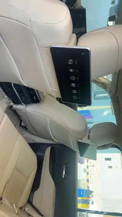 لاندكروزر 2022 L4 7
