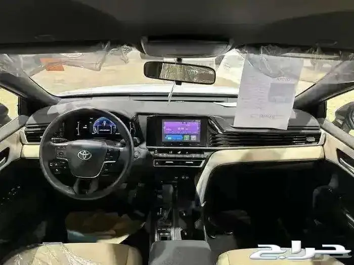 تويوتا كامرى E هايبرد 2025 1