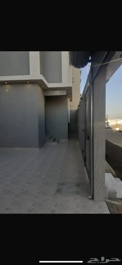 الرصراص 2 بجوار حديقة أبو بكر دور مستقل وروف 8